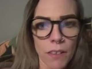 blue-eyed-foxxxx Live Webcam on CamSoda