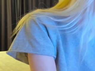 Live webcam model lesyalis on Soda Cams