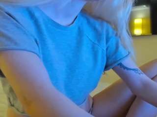 Live webcam model lesyalis on Soda Cams