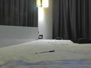 Live webcam model lesyalis on Soda Cams