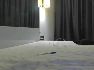 Live webcam model lesyalis on Soda Cams