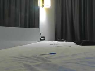 Live webcam model lesyalis on Soda Cams