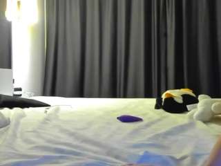 lesyalis's CamSoda show and profile