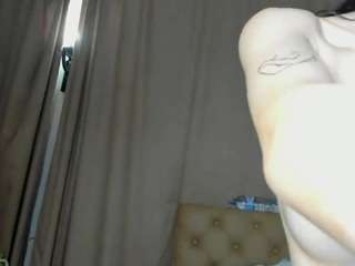 Lesyalis live cam preview