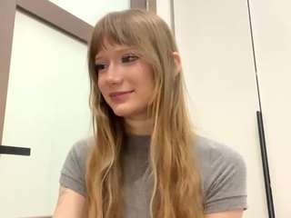 Live webcam model letafanner on Soda Cams