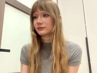 Live webcam model letafanner on Soda Cams