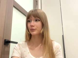 Live webcam model letafanner on Soda Cams