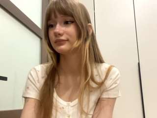 Live webcam model letafanner on Soda Cams