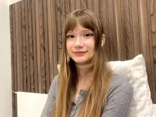 Live webcam model letafanner on Soda Cams