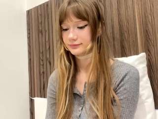 Live webcam model letafanner on Soda Cams