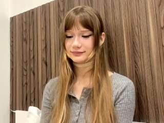 Live webcam model letafanner on Soda Cams