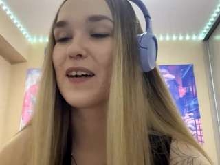 Live webcam model loviemacon on Soda Cams