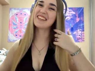 Live webcam model loviemacon on Soda Cams