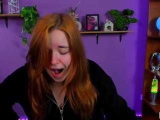 mary-skiny's CamSoda show and profile