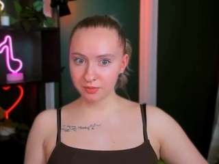 mary-skiny webcam