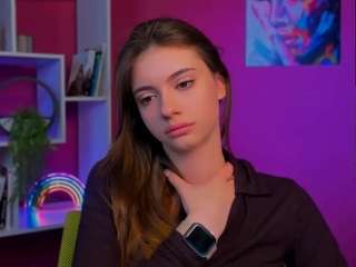 mary-skiny's CamSoda show and profile