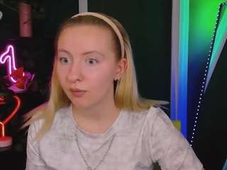 mary-skiny