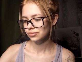 Live webcam model mauvefantasy on Soda Cams