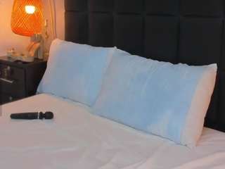 natalie-esmith Live Webcam on CamSoda