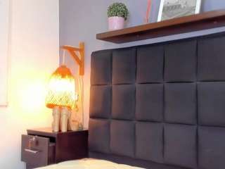 Live webcam model natalie-esmith on Soda Cams