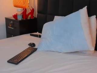 Live webcam model natalie-esmith on Soda Cams