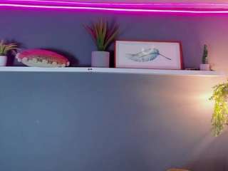 natasha-luxy webcam