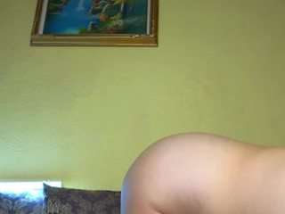 Live webcam model naughtygirllucy on Soda Cams