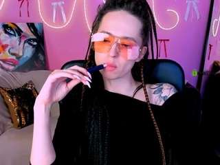 Live webcam model sara-muse1 on Soda Cams