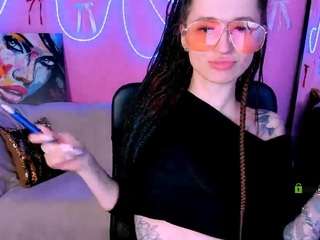 Live webcam model sara-muse1 on Soda Cams