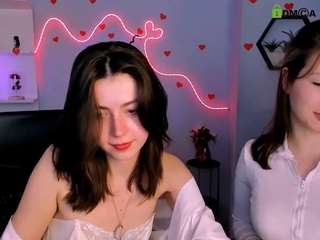 Live webcam model sara-muse1 on Soda Cams