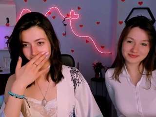 Live webcam model sara-muse1 on Soda Cams