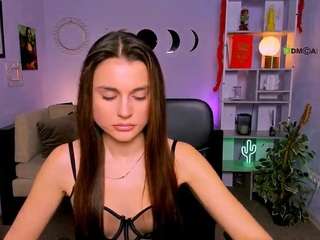 Live webcam model sara-muse1 on Soda Cams
