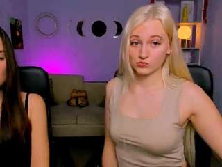 Live webcam model sara-muse1 on Soda Cams