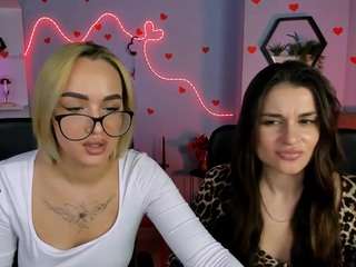 Live webcam model sara-muse1 on Soda Cams