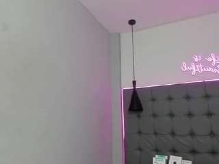 scarletcherry18 webcam