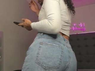 scarletcherry18 webcam