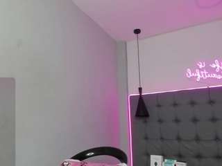 scarletcherry18 webcam