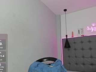 scarletcherry18 webcam