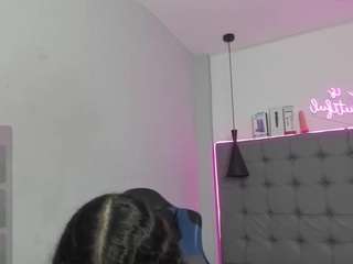 scarletcherry18 webcam