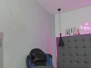 scarletcherry18