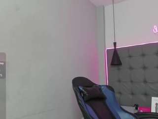 scarletcherry18