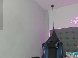 scarletcherry18
