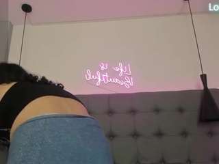 scarletcherry18 webcam