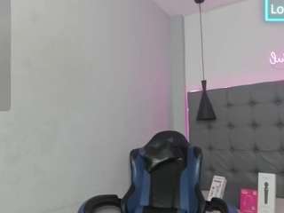 scarletcherry18