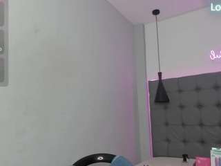 scarletcherry18 webcam
