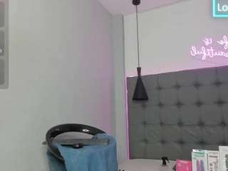 scarletcherry18 webcam