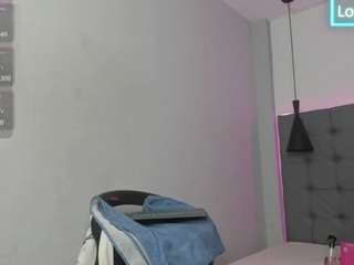 scarletcherry18 webcam