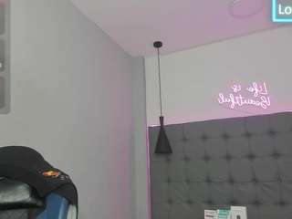 scarletcherry18 webcam
