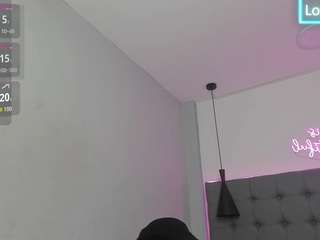 scarletcherry18 webcam