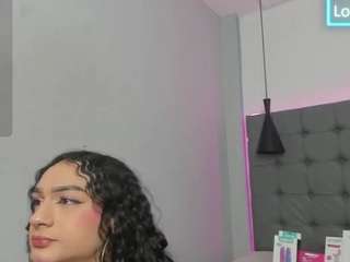 scarletcherry18 webcam